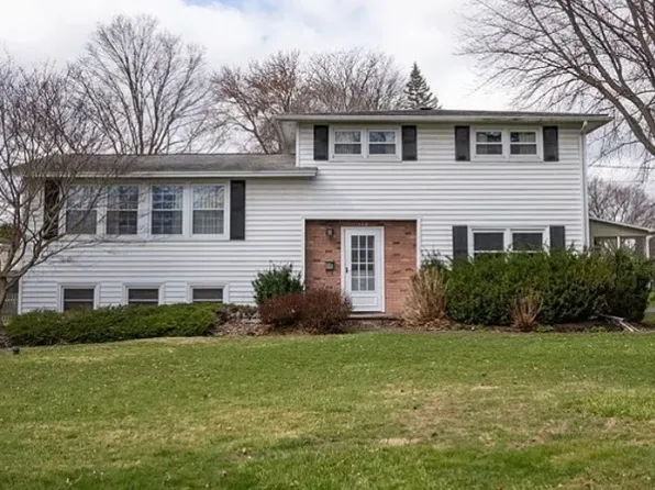 110 Locust Ln, Syracuse, NY 13219