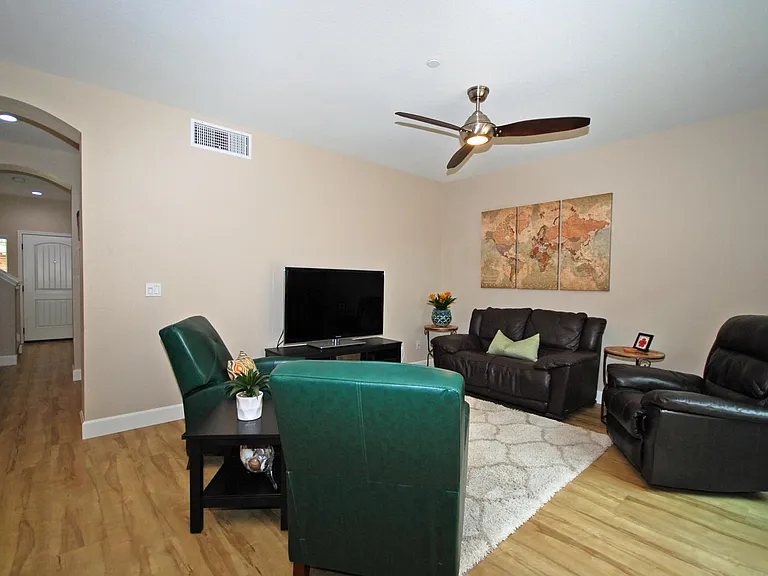 1189 Galeria Cir — Photo 16