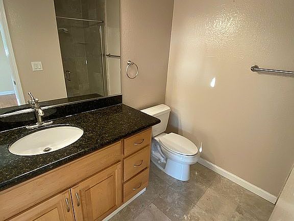 2nd image of 3048 Summit Dr