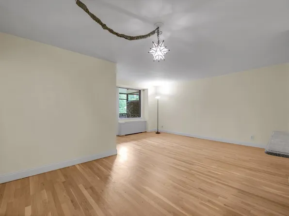 4705 Henry Hudson Parkway image 7 of 23