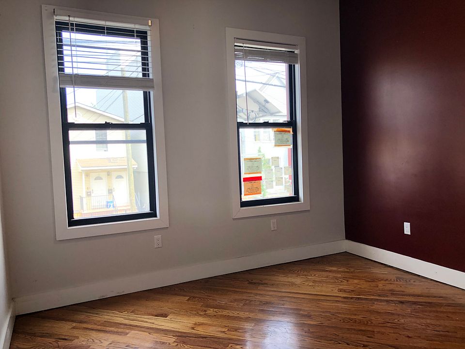 2nd image of 739 Garfield Ave #23E