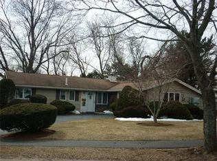 17 Donna St, Peabody, MA 01960