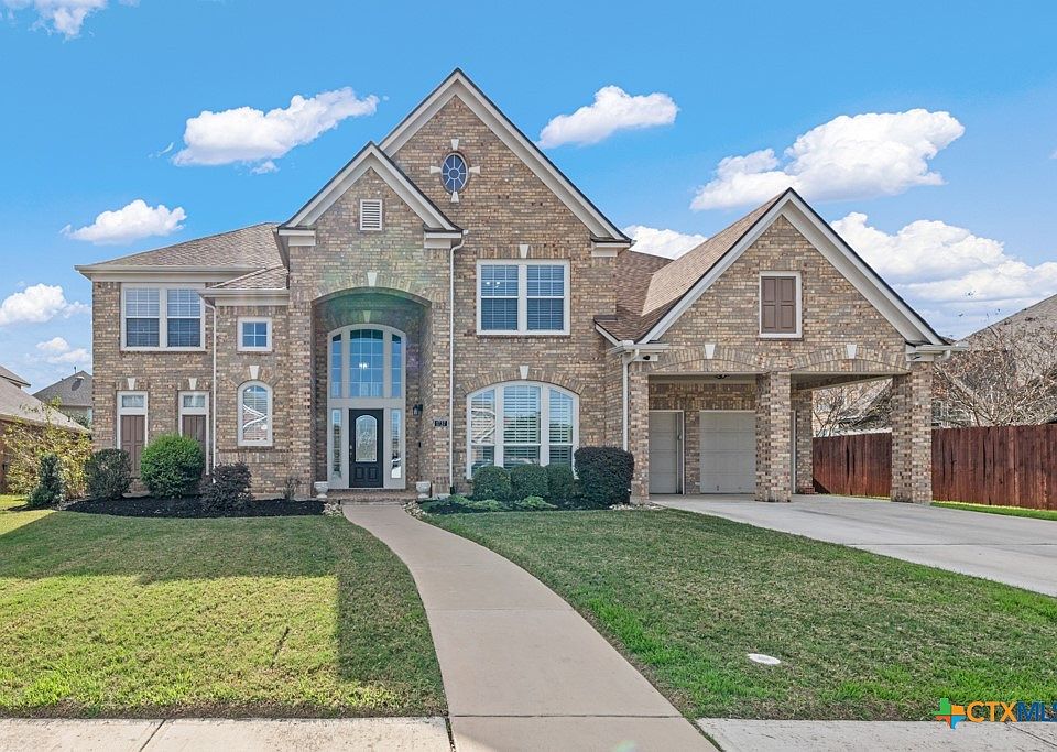 1st image of 1737 Oak Wind