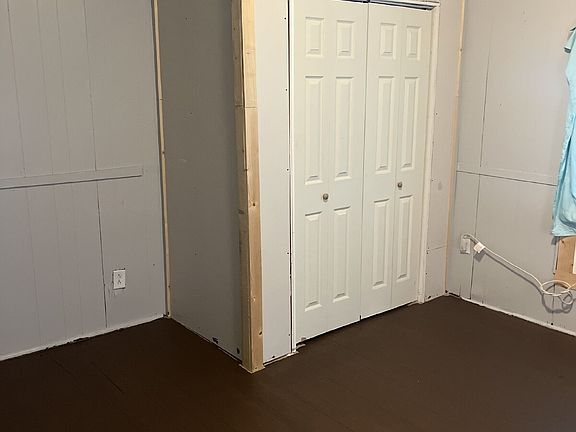 4th image of 100 W 1st St