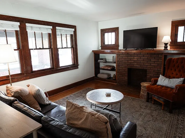 5124 E Walnut St — Photo 4