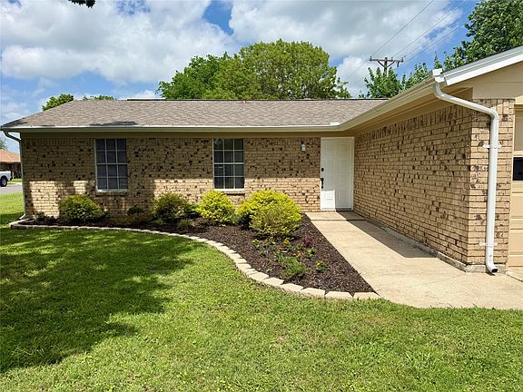 5th image of 1001 Parkwood Ct