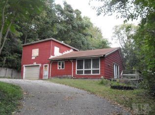 2017 Ridge Row, Burlington, IA 52601