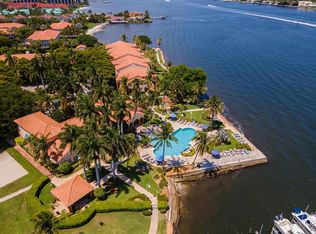 135 Yacht Club Way APT 104, Hypoluxo, FL 33462