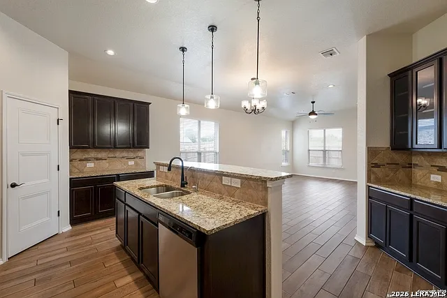 6318 Katy Star — Photo 3