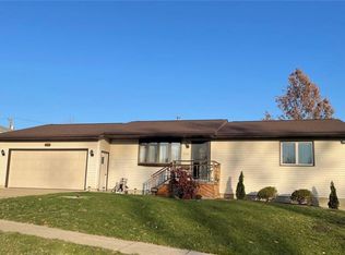 2341 25th St SW, Cedar Rapids, IA 52404