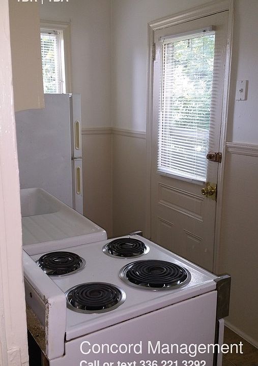2nd image of 707 Summit Ave APT 1
