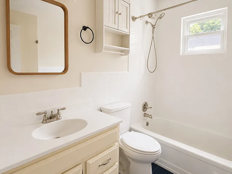 833 S Rogers Ave — Photo 7