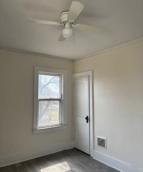 2285 Cortland St — Photo 9