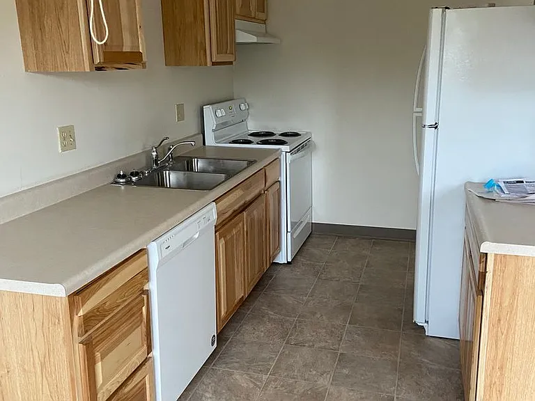 4625 Main St — Photo 3