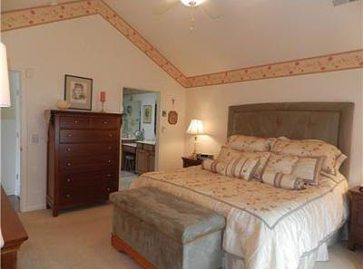 5th image of 725 Dublin Dr