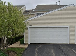 1640 Hilton Head Dr, Naperville, IL 60563