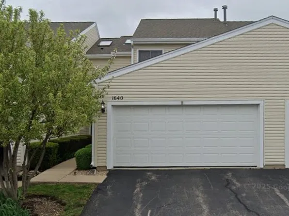 1640 Hilton Head Dr, Naperville, IL 60563