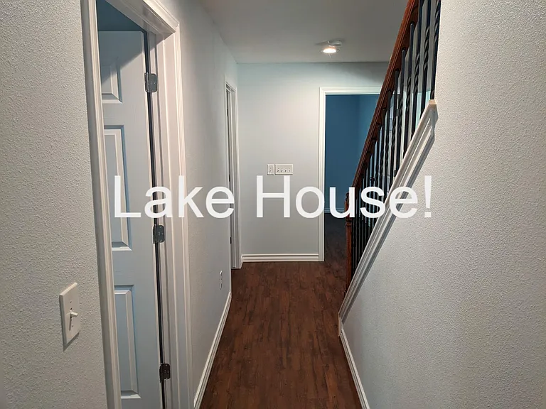 7464 Love Cir — Photo 11
