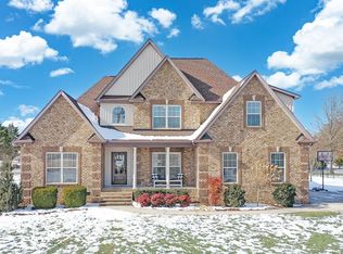 125 N Point Cir N, Shelbyville, TN 37160