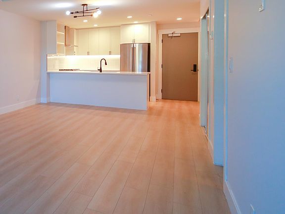 2nd image of 22265 Dewdney Trunk Rd #102