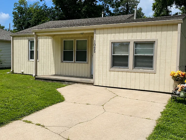 1025 S Pineridge Rd — Photo 3