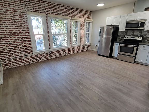 4th image of 412 1/2 S Lake St #101
