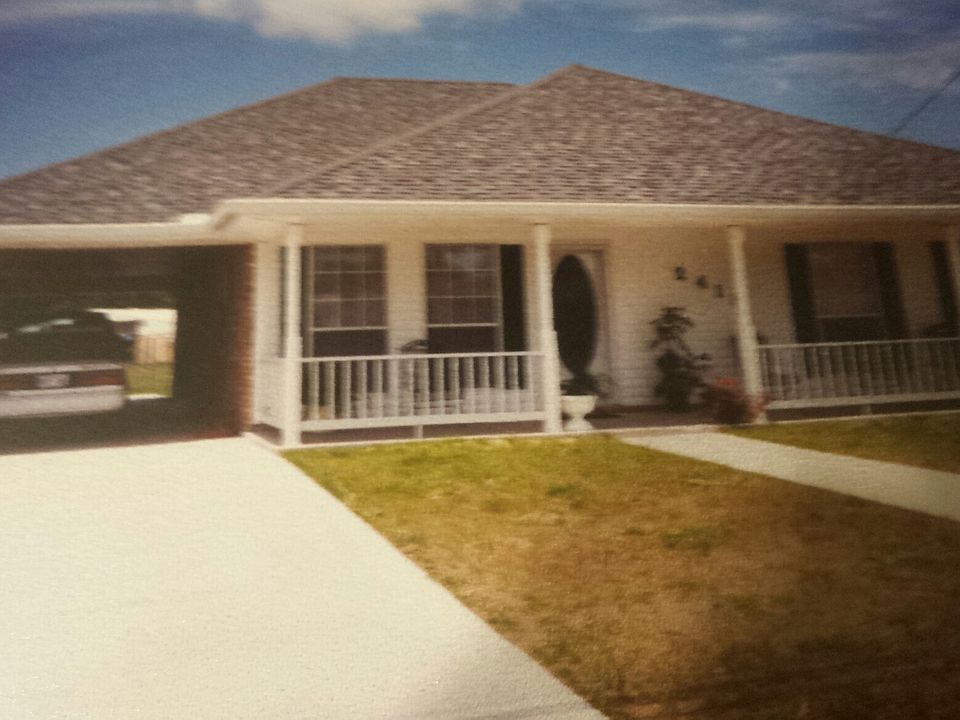 1st image of 2411 6th St