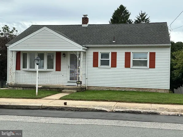 41 W High St, Windsor, PA 17366
