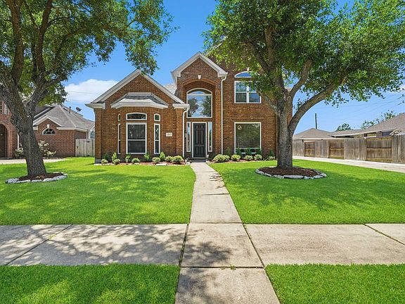 2nd image of 14847 Armitage Ln