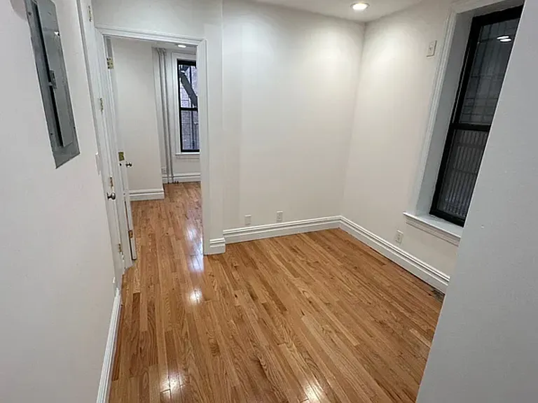 493 7th Ave #2R — Photo 4