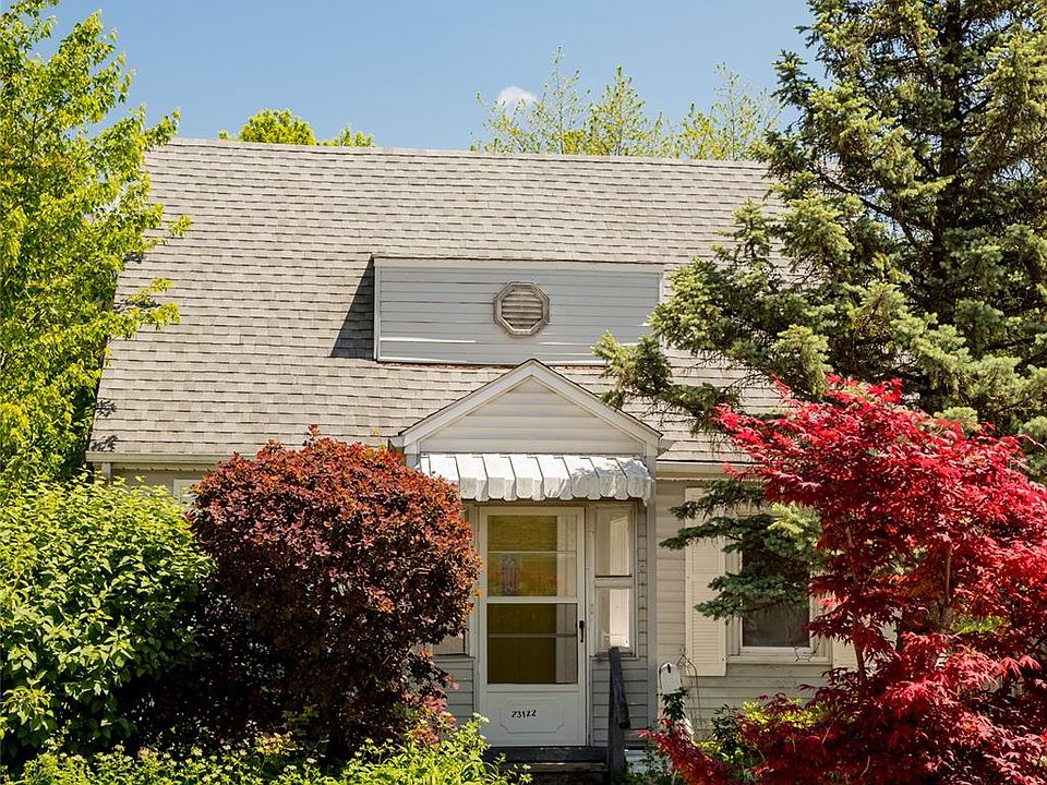 23122 Reynolds Ave, photo 2