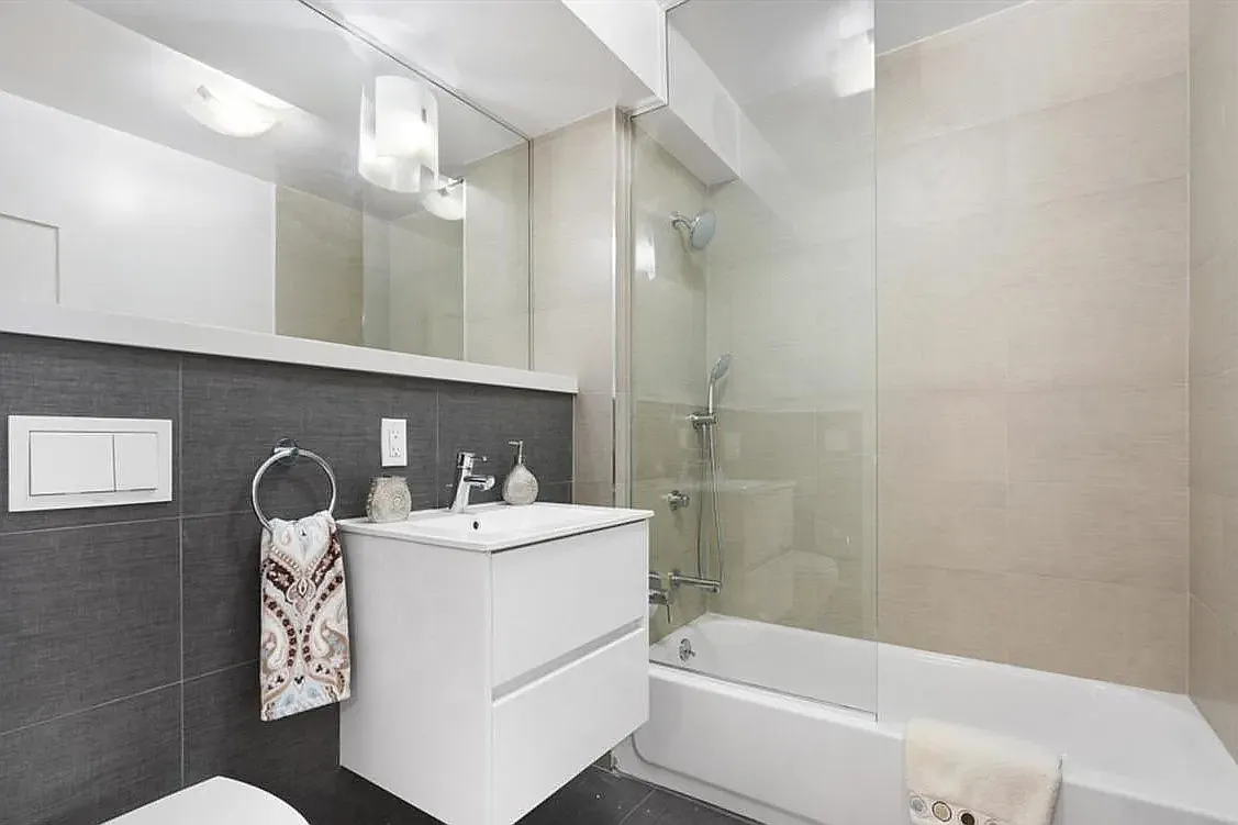730 Prospect Place — Photo 3