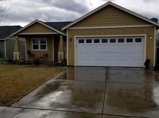 3136 SW Peridot Ave, Redmond, OR 97756