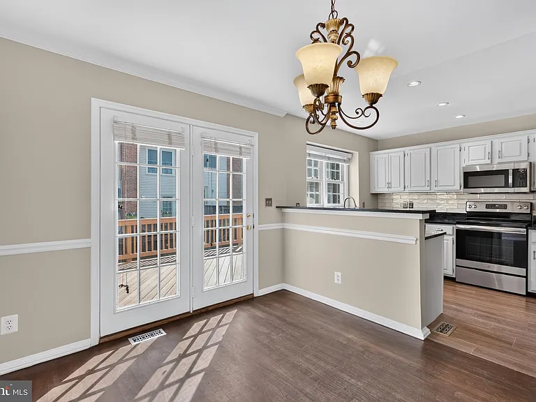 341 S Pickett St — Photo 13