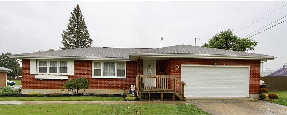 1st image of 202 Scott Ave