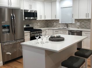 125 Sheridan Blvd, Mineola, NY 11501