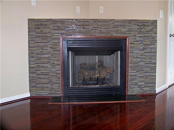 3rd image of 101 Alexander Blvd #101