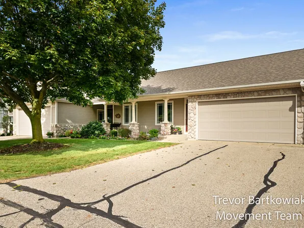 4646 Canterbury Dr, Hudsonville, MI 49426