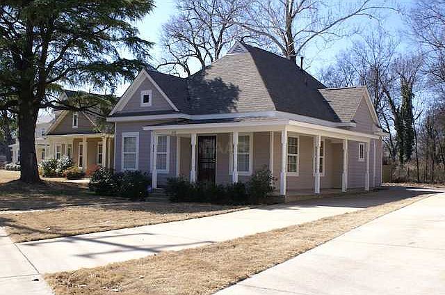 1st image of 845 Woodlawn St