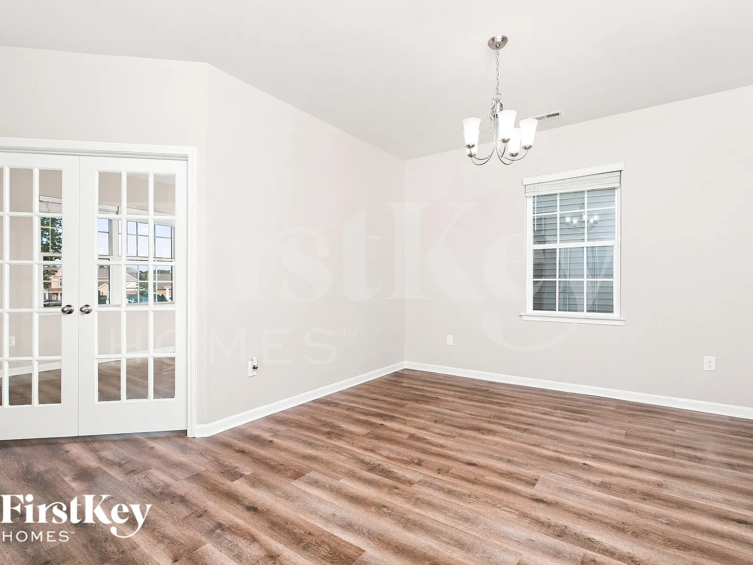 5 bed, 3.5 bath, 3187 sqft, $2,730 — Photo 4
