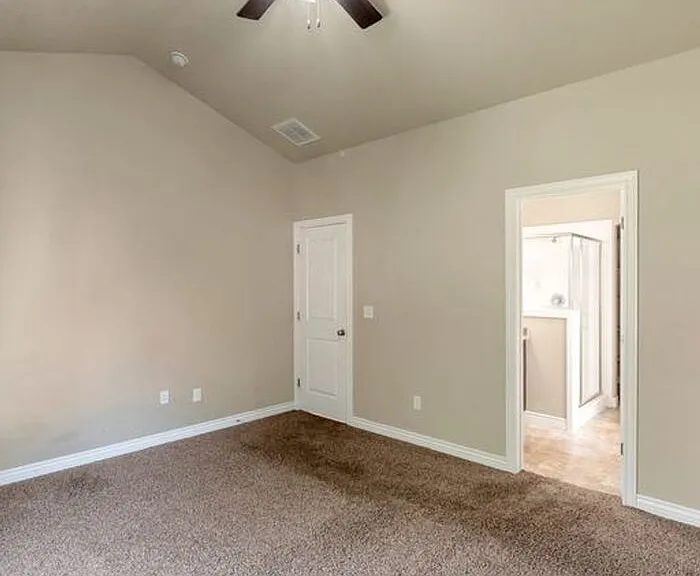 1848 W Woodview Dr — Photo 18