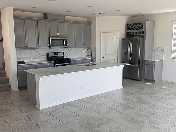 4th image of 9687 Preston Hill St