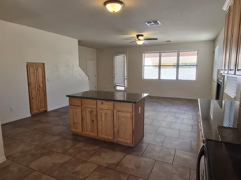 1442 S Newberry Ln — Photo 5