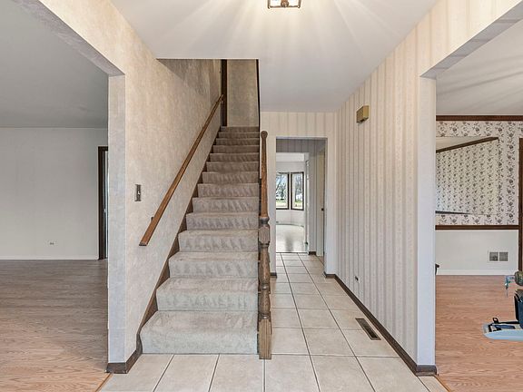 4th image of 966 W Bauer Rd