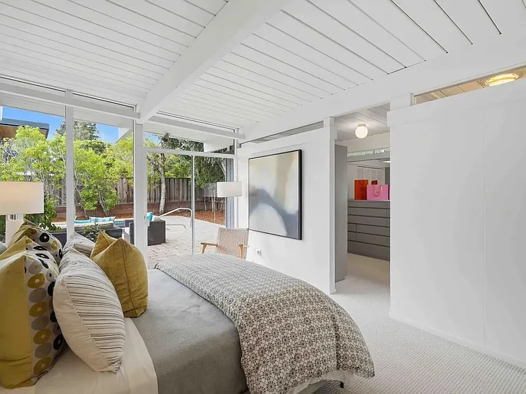 226 Ely Pl — Photo 8