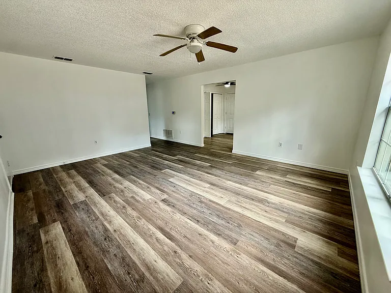 3042 Tiffany Ln — Photo 10