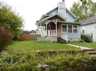 147 W Newhall Ave, Waukesha, WI 53186