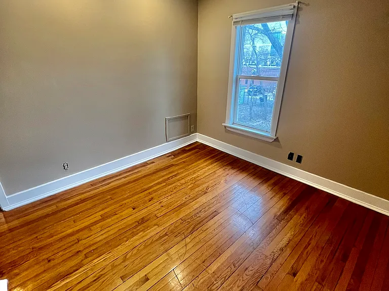 241 Ogden St #2R — Photo 8