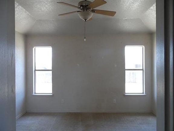 4th image of 4704 Fawn Dr