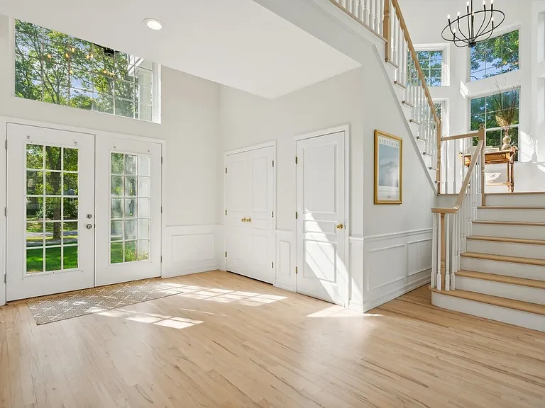 35 Hollow Ln — Photo 3